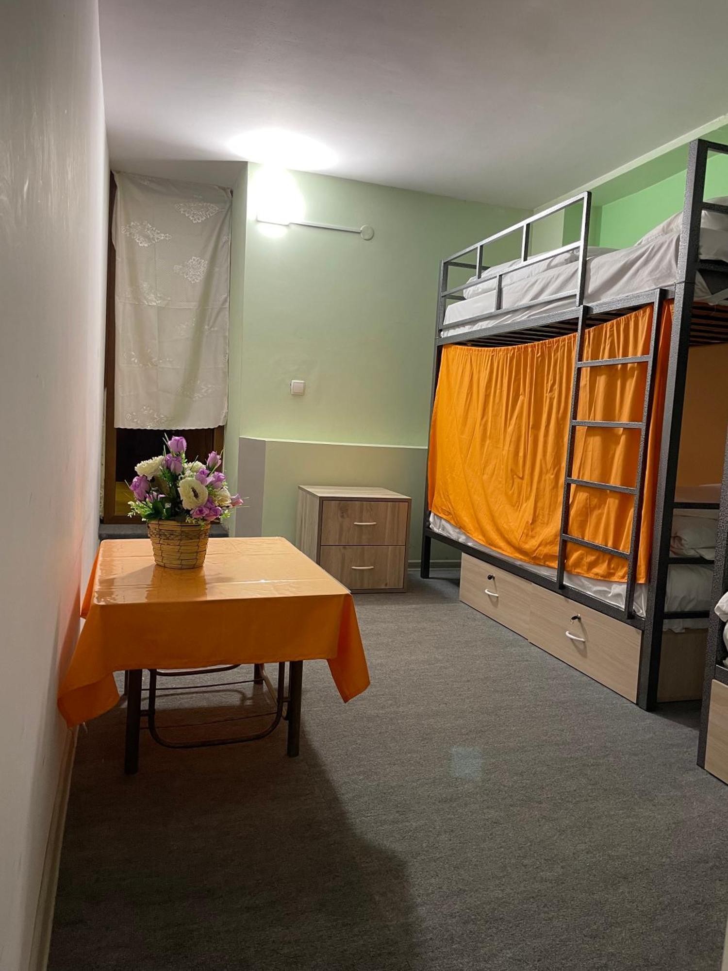 N 1 Hostel Єреван Екстер'єр фото